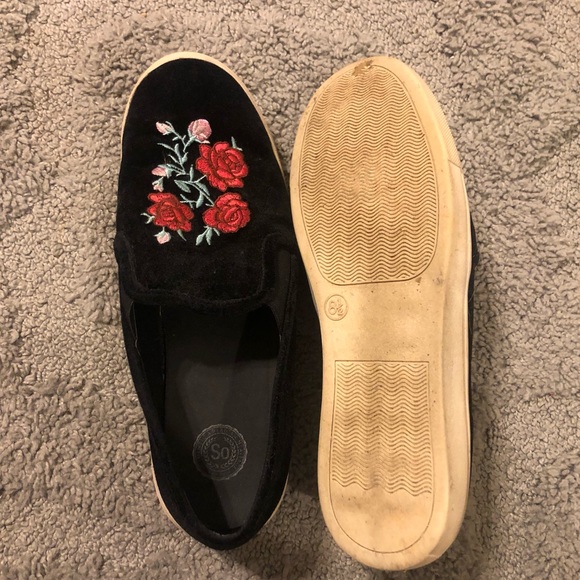 SO Rose Slip-on’s - Picture 5 of 7